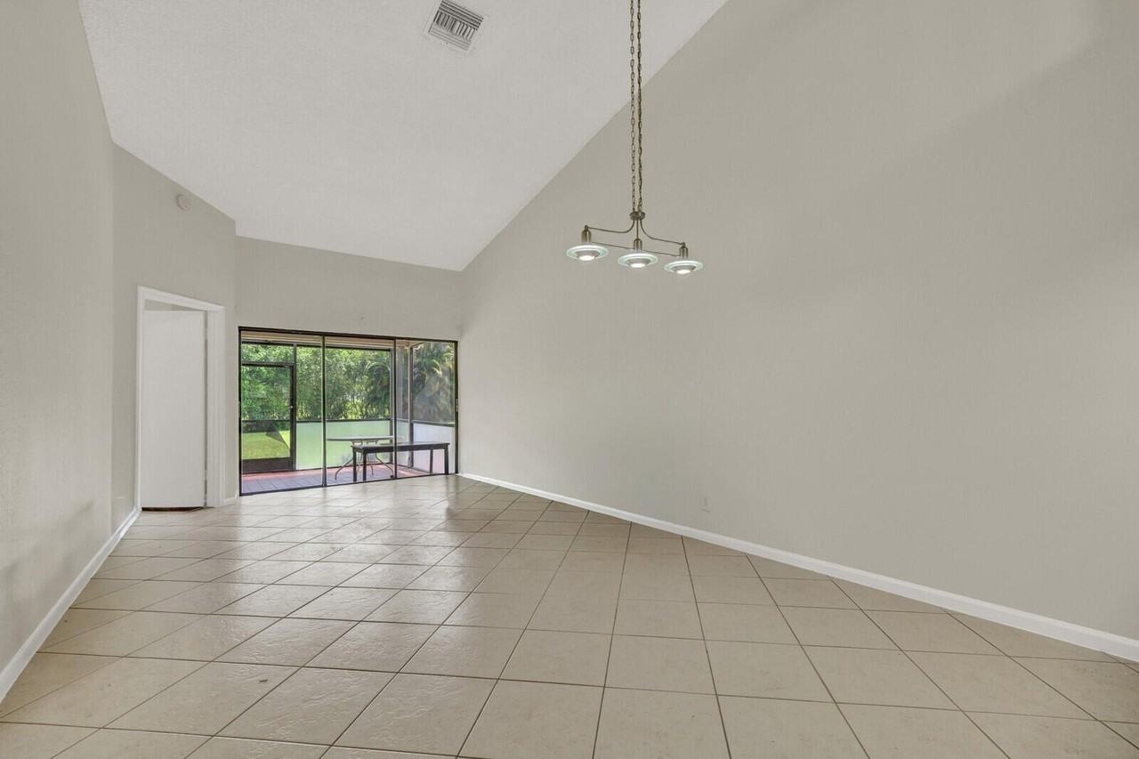 6371 Toulon Dr - Photo 5 of 32
