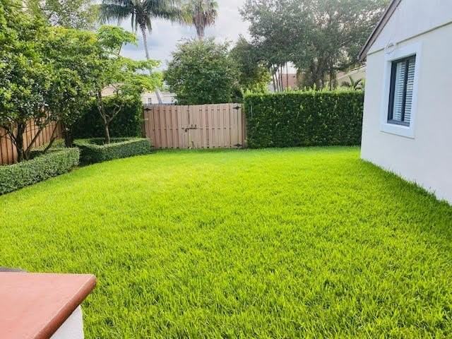 11798 Sw 51st Ct - Photo 4 of 32