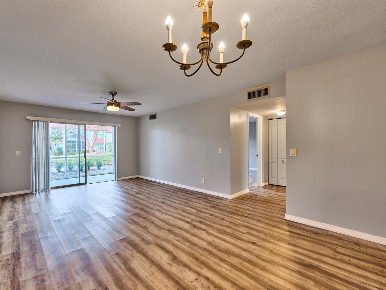 12021 W Greenway Dr #105 - Photo 4 of 49