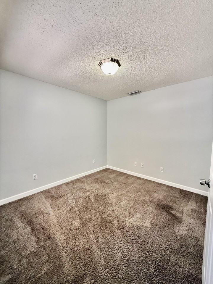5707 Silver Oak Dr - Photo 4 of 28