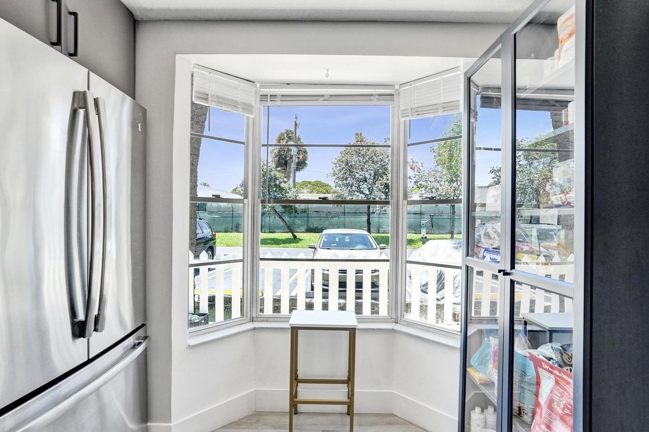 201 Sw 3rd St #201 - Photo 5 of 42