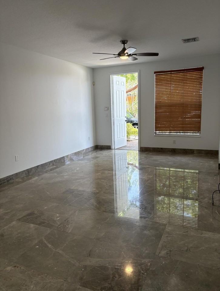 1344 Sw 2nd Ct #1344 - Photo 6 of 20