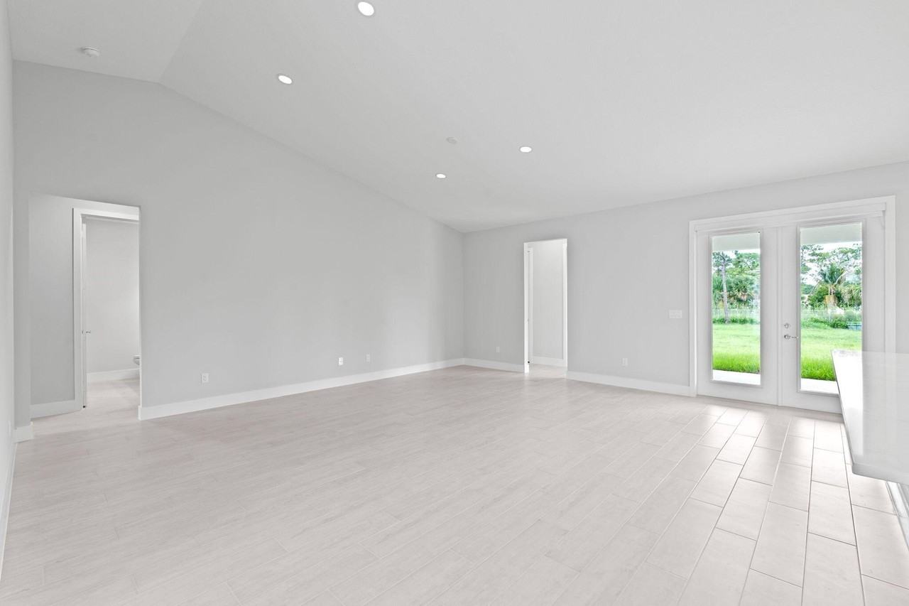 11299 42nd Rd N - Photo 4 of 50