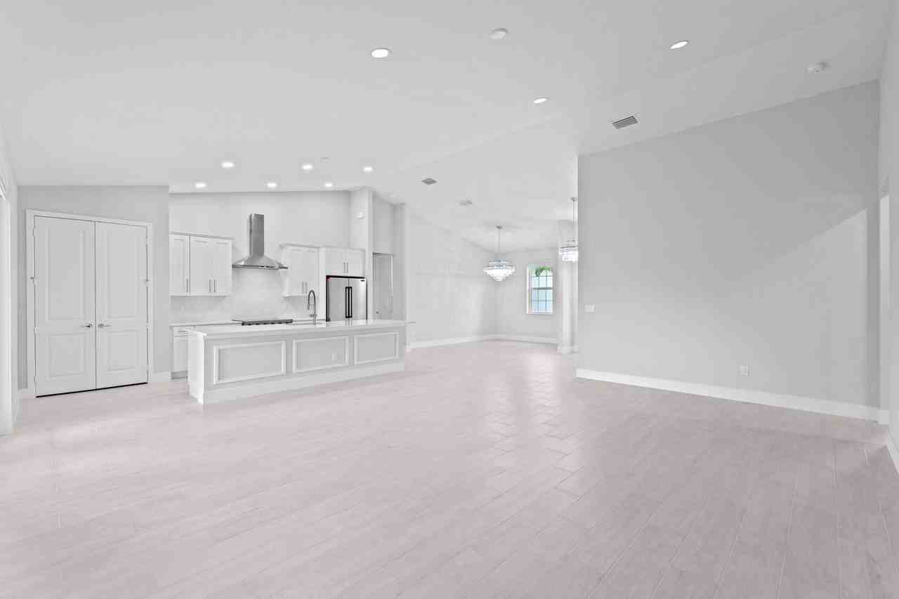 11299 42nd Rd N - Photo 5 of 50