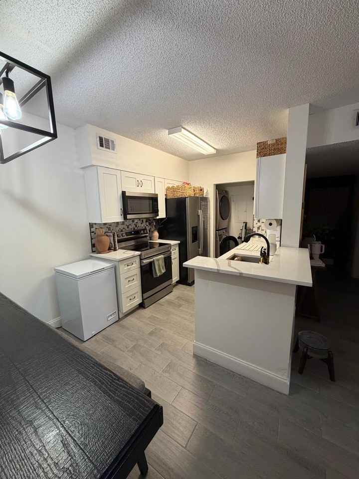 10306 Fox Trail Rd S #901 - Photo 3 of 9