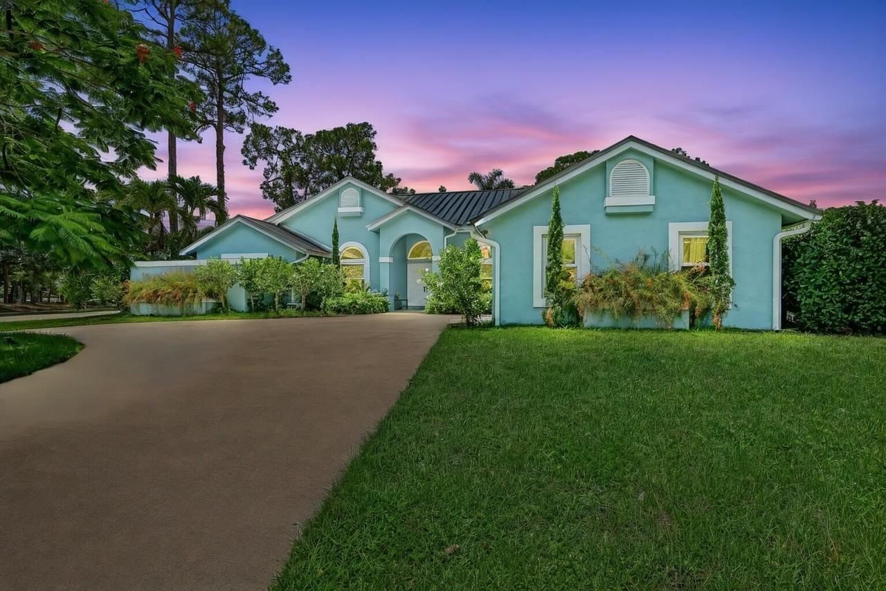 12925 Saint Davids Ct - Photo 4 of 40