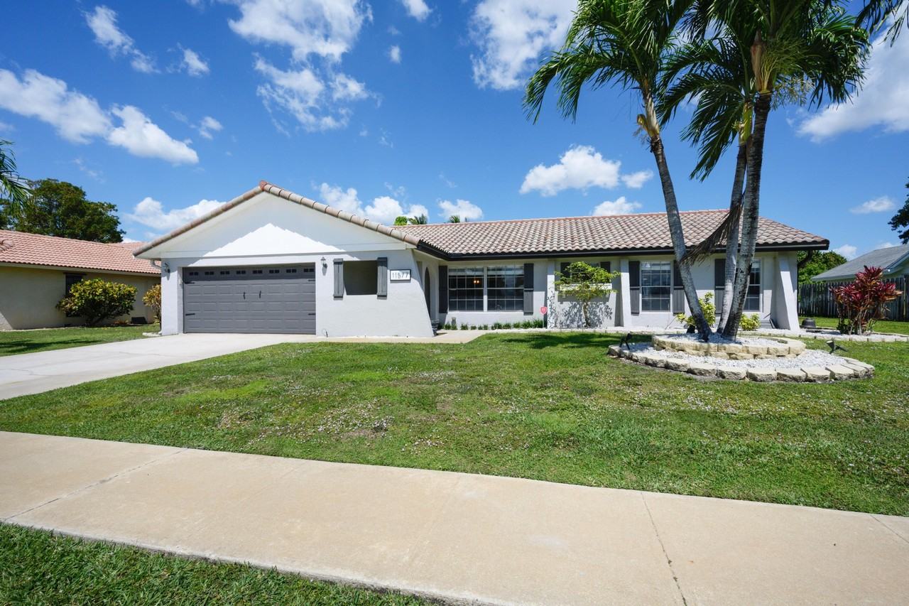 11577 Anhinga Dr - Photo 2 of 25