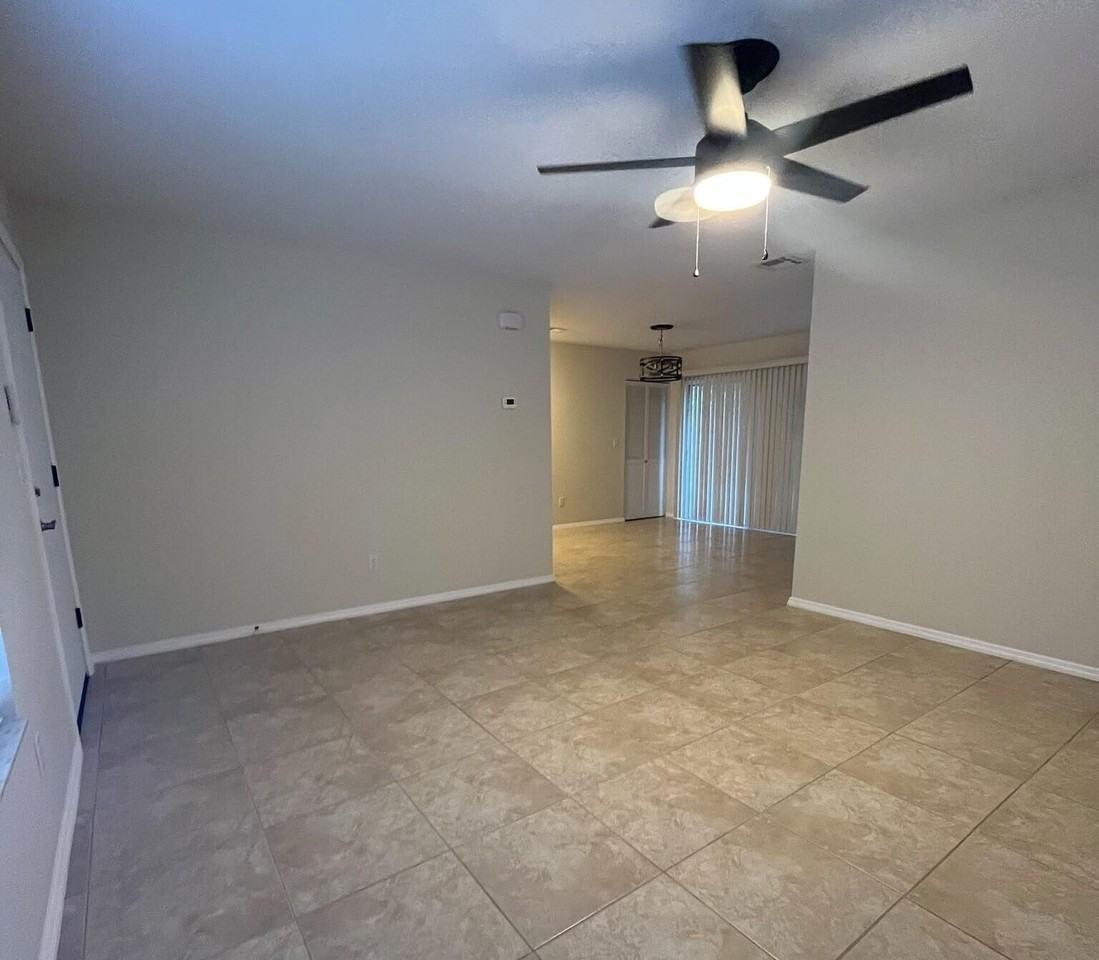 2030 Se Watercrest St - Photo 3 of 21