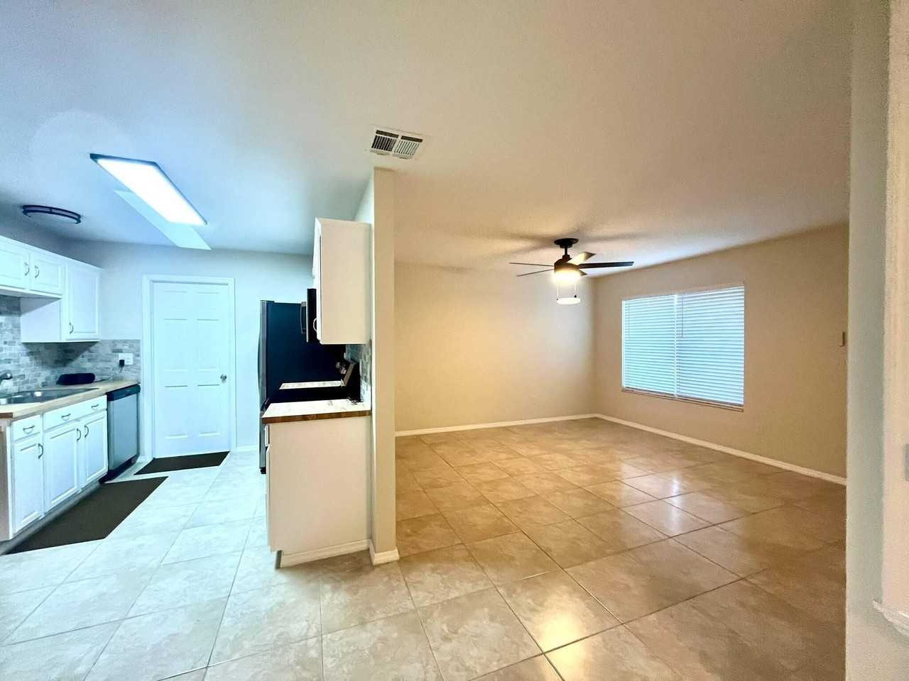 2030 Se Watercrest St - Photo 5 of 21
