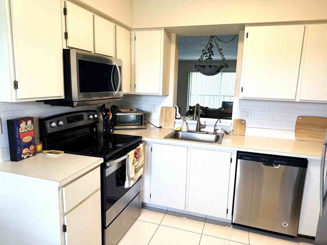 7146 Huntington Ln #403 - Photo 2 of 44