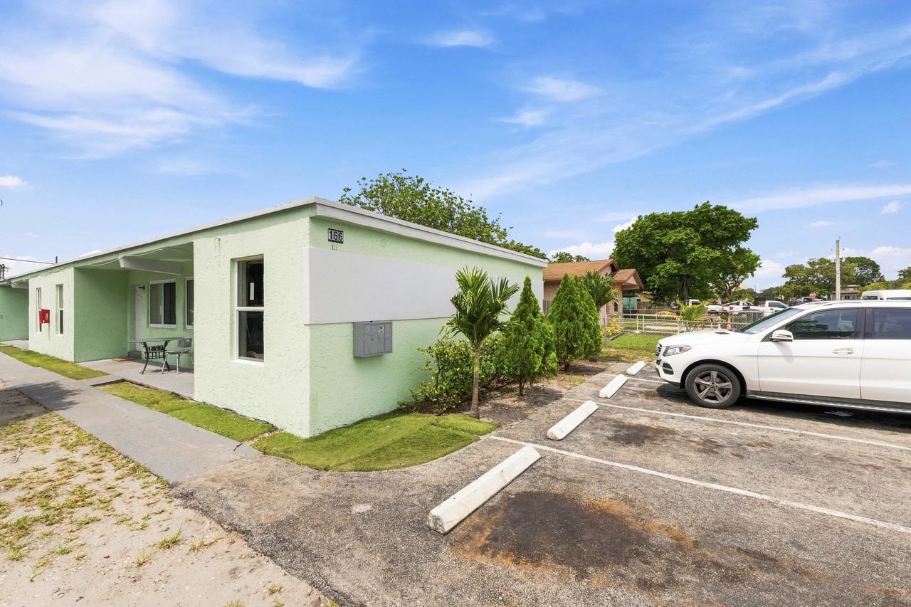 166 Sw 3rd St #AD - Photo 3 of 20