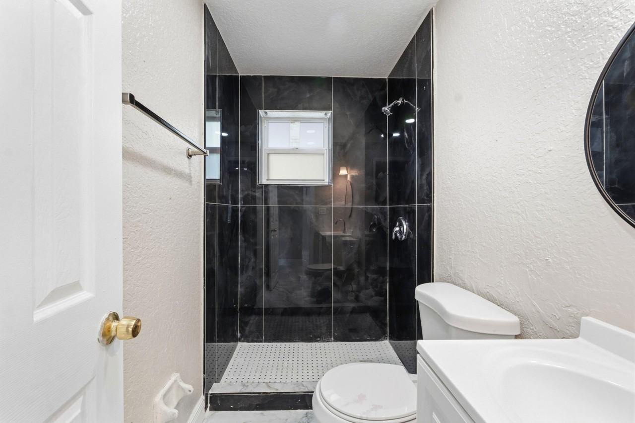 166 Sw 3rd St #AD - Photo 7 of 20