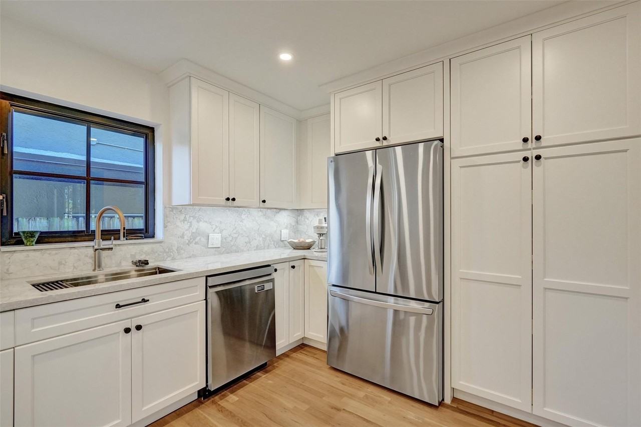 807 Sw 18th St - Photo 3 of 50