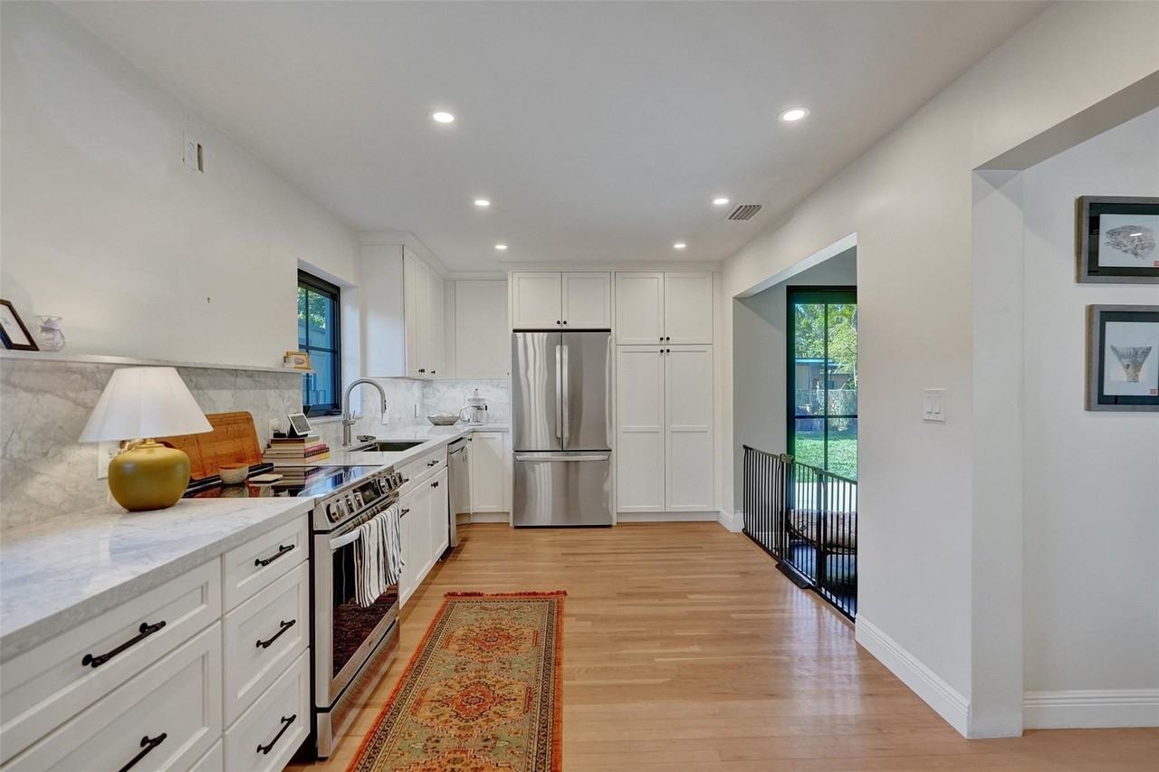 807 Sw 18th St - Photo 6 of 50