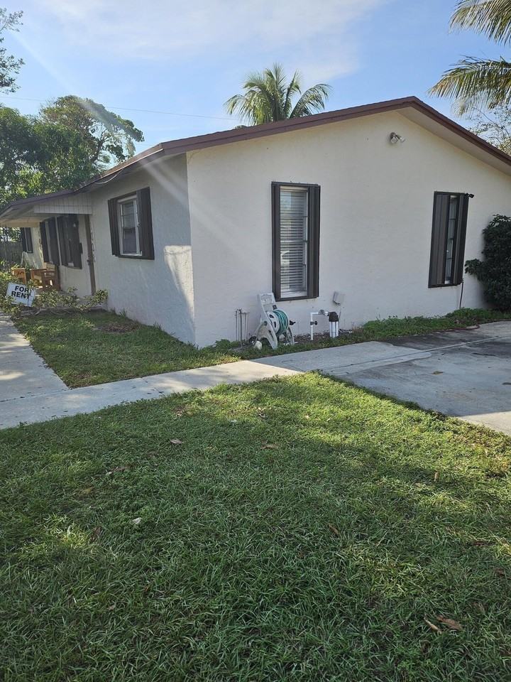 1016 Mcintosh St - Photo 3 of 11