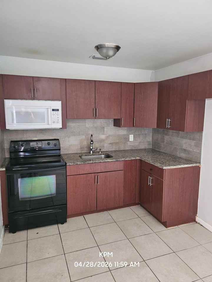 1016 Mcintosh St - Photo 6 of 11