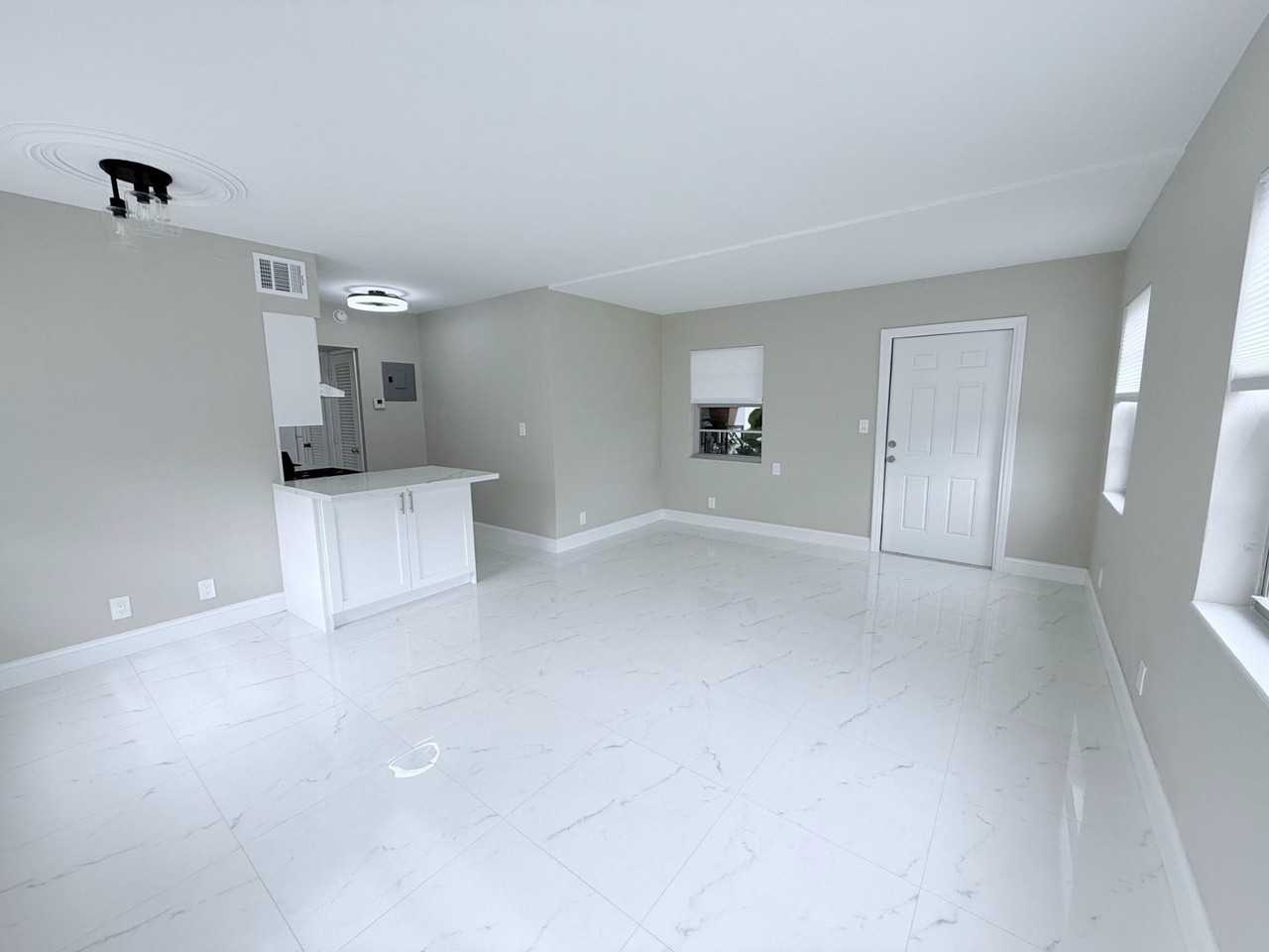 2725 Middle River Dr #7 - Photo 3 of 6