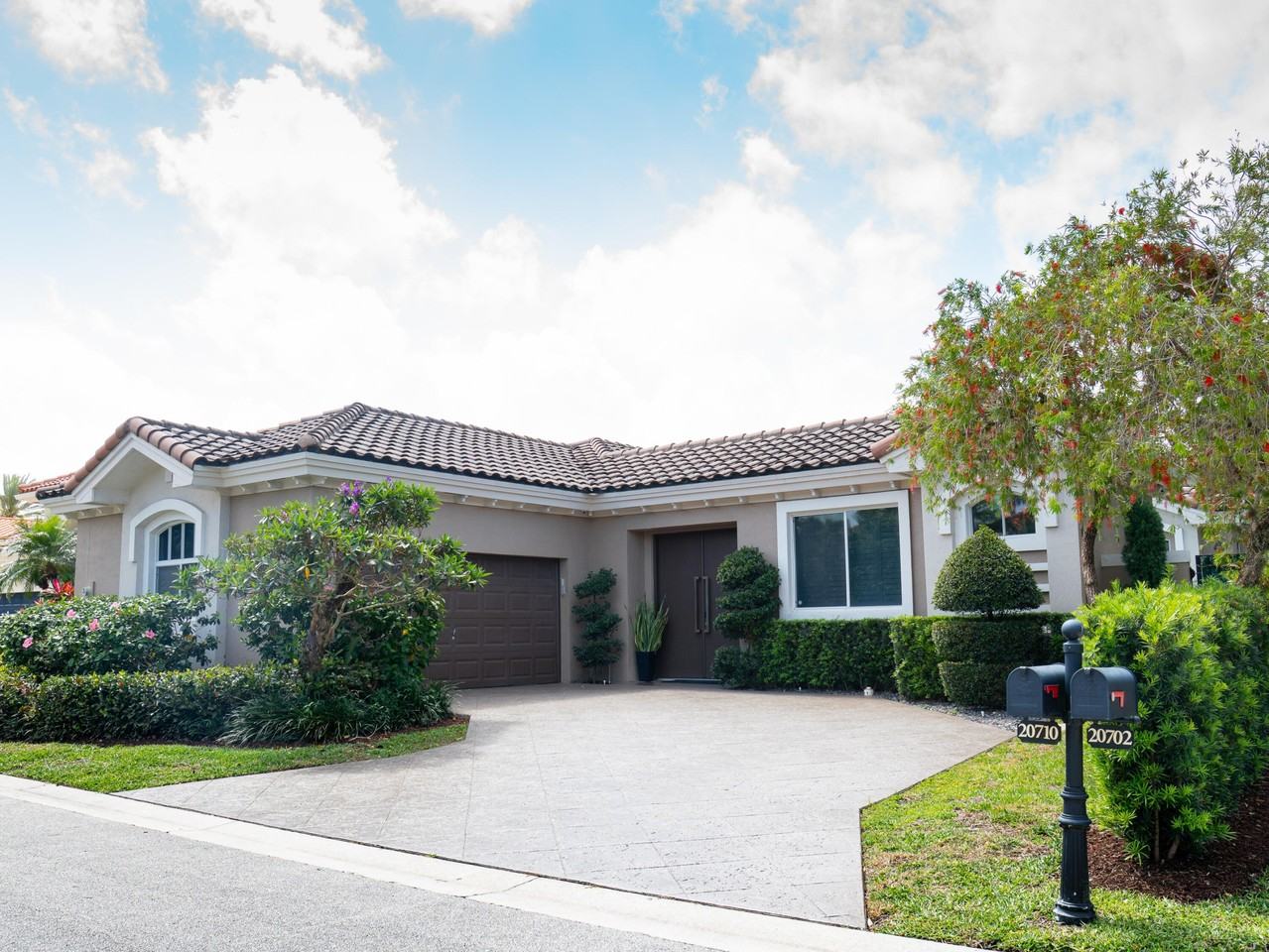 20710 Nw 29th Ave - Photo 3 of 50