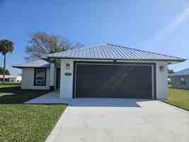 featured image of 5101 Se 43rd Trce