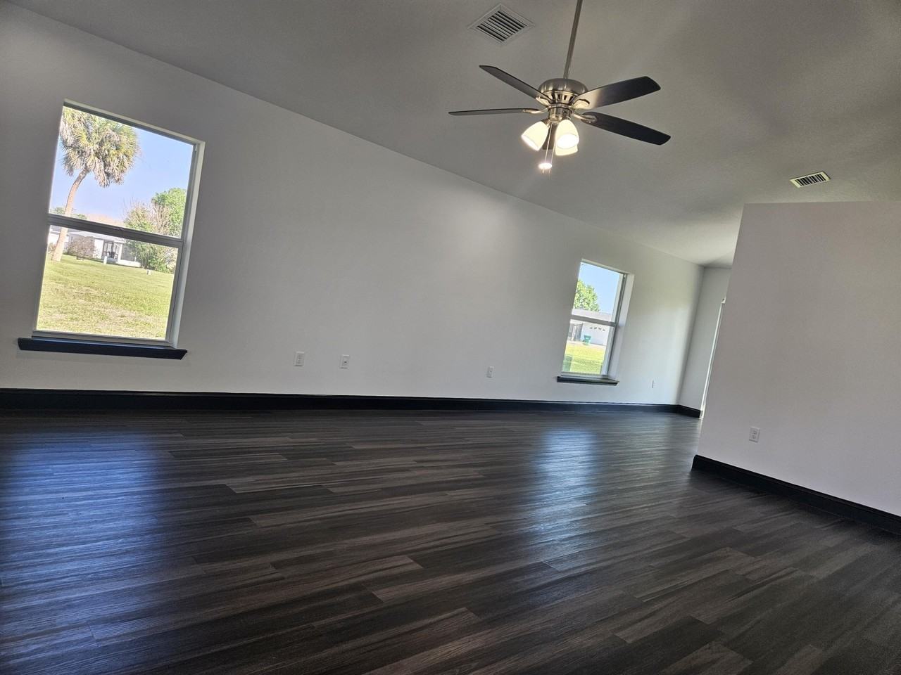 5101 Se 43rd Trce - Photo 2 of 23