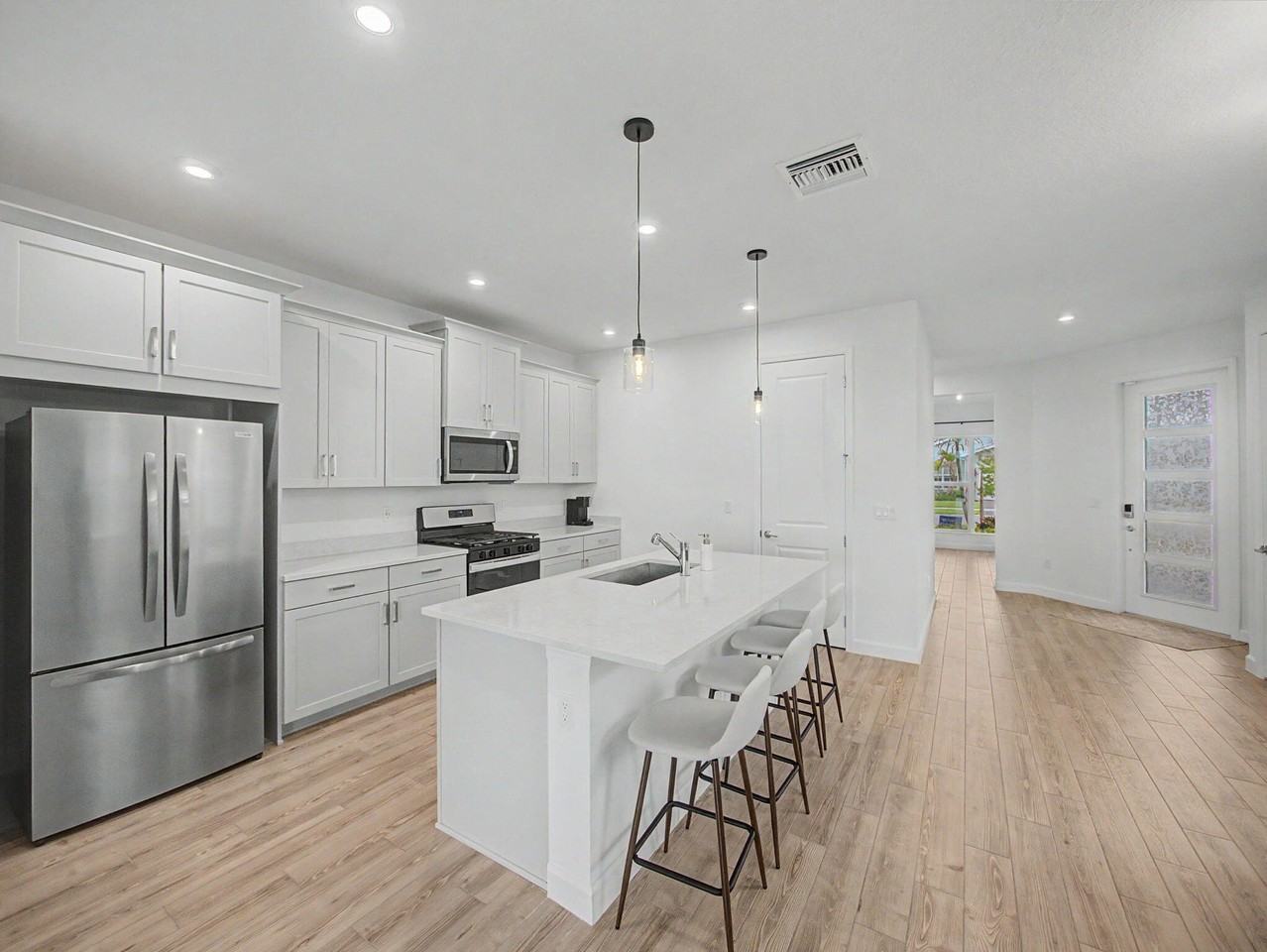 9140 Sw Remy Ln - Photo 4 of 16