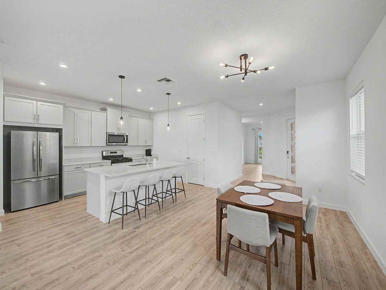 9140 Sw Remy Ln - Photo 5 of 16