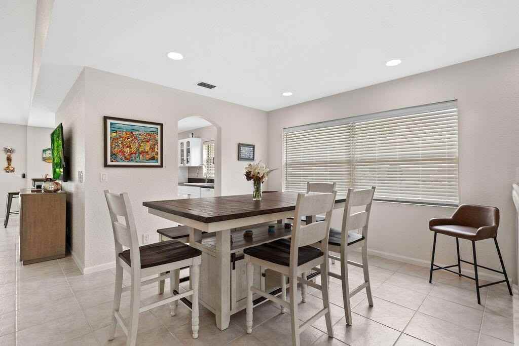 8050 Aberdeen Dr #202 - Photo 7 of 50