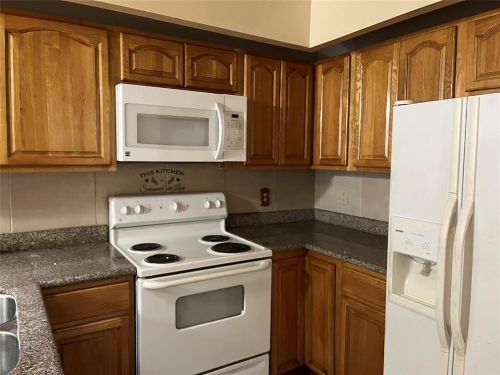 1821 Racquet Ct #1821 - Photo 3 of 5