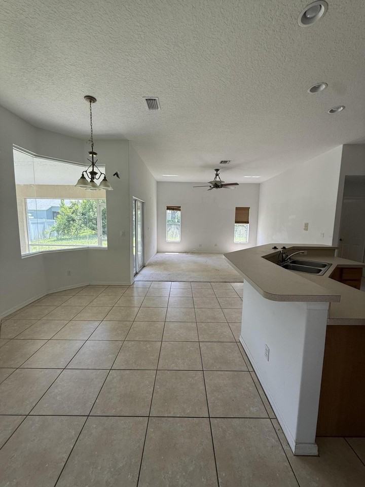 3419 Sw Galeti St - Photo 6 of 15