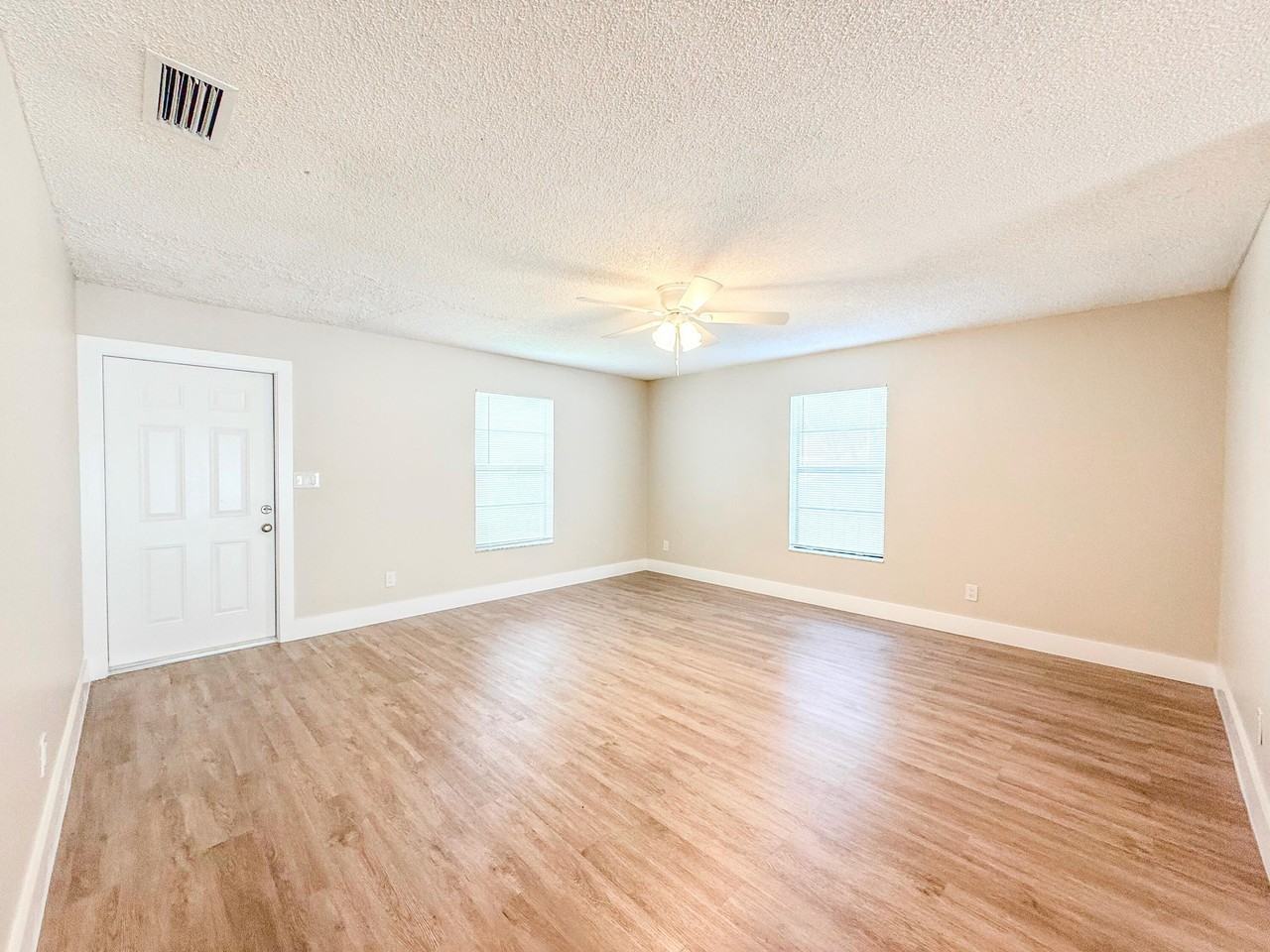 3082 Swain Blvd - Photo 3 of 18