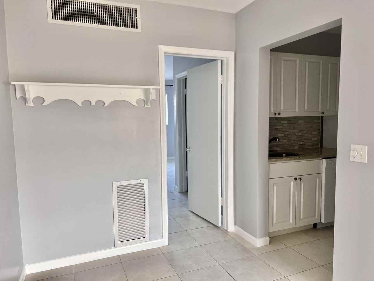 2309 S Federal Hwy #10 - Photo 3 of 15
