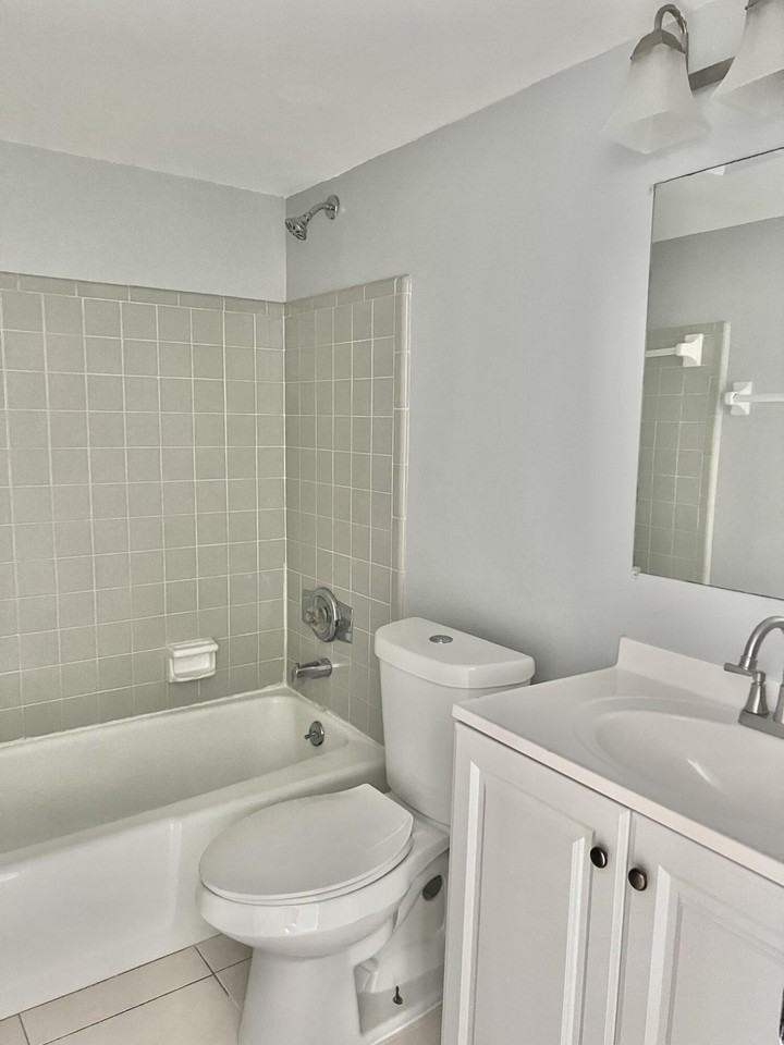 2309 S Federal Hwy #10 - Photo 7 of 15