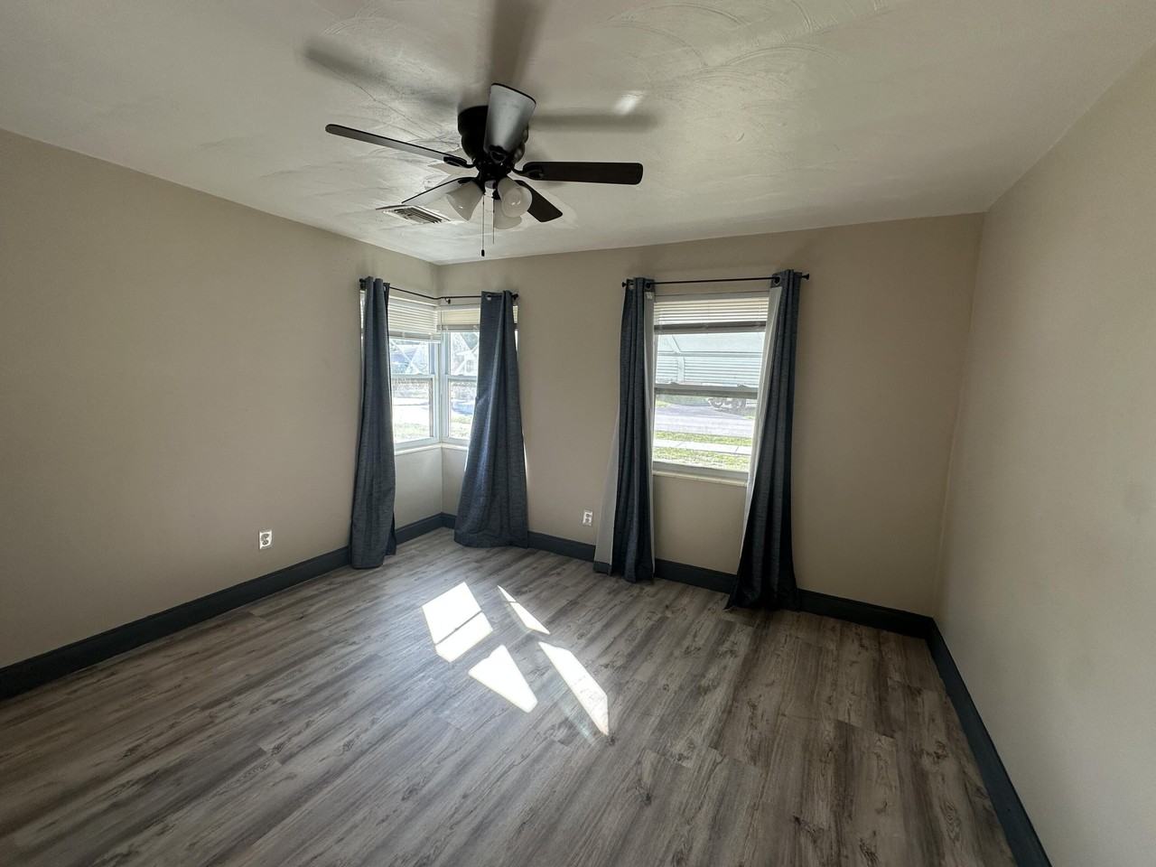 2550 Ne 7th Ter - Photo 7 of 12
