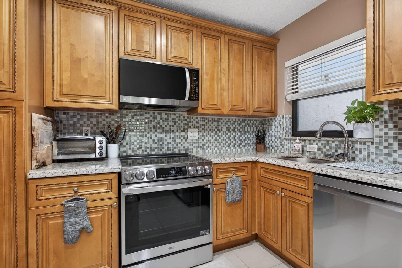 4483 Carambola Cir S #4483 - Photo 5 of 18