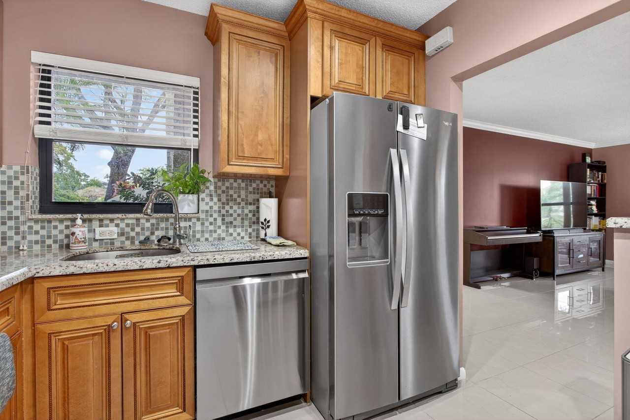 4483 Carambola Cir S #4483 - Photo 6 of 18