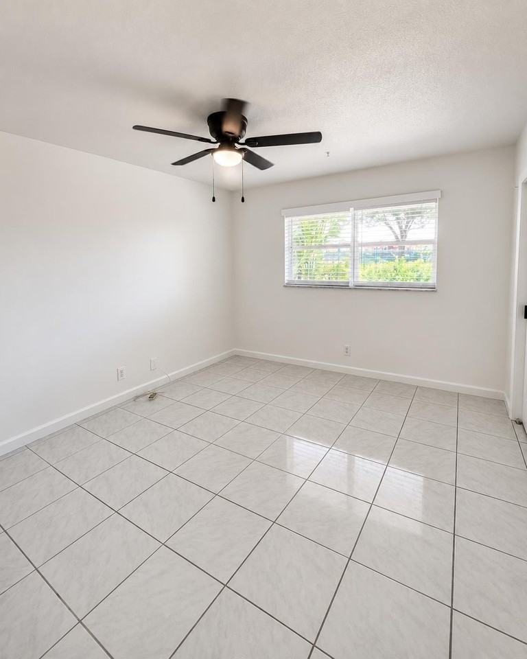 2801 Albatross Rd - Photo 4 of 10