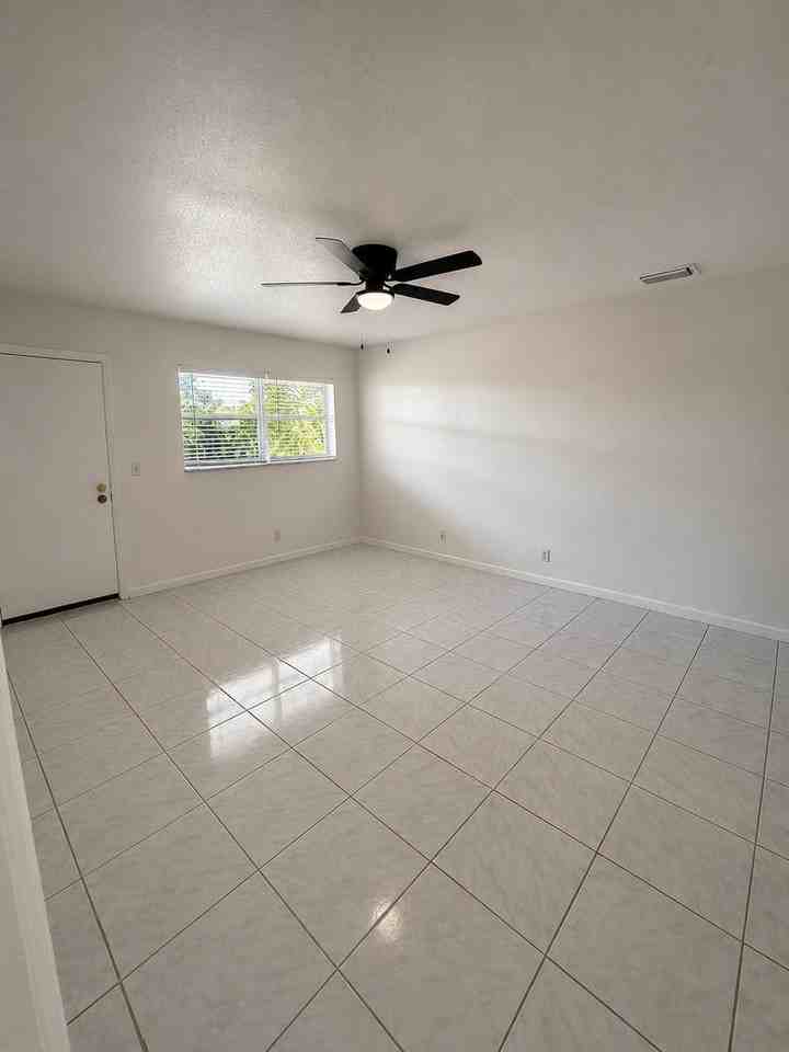 2801 Albatross Rd - Photo 5 of 10