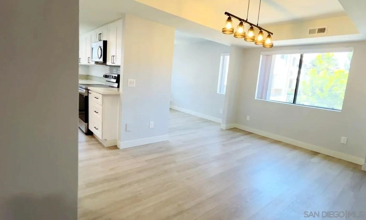 4022 Mahaila Ave #C - Photo 7 of 22