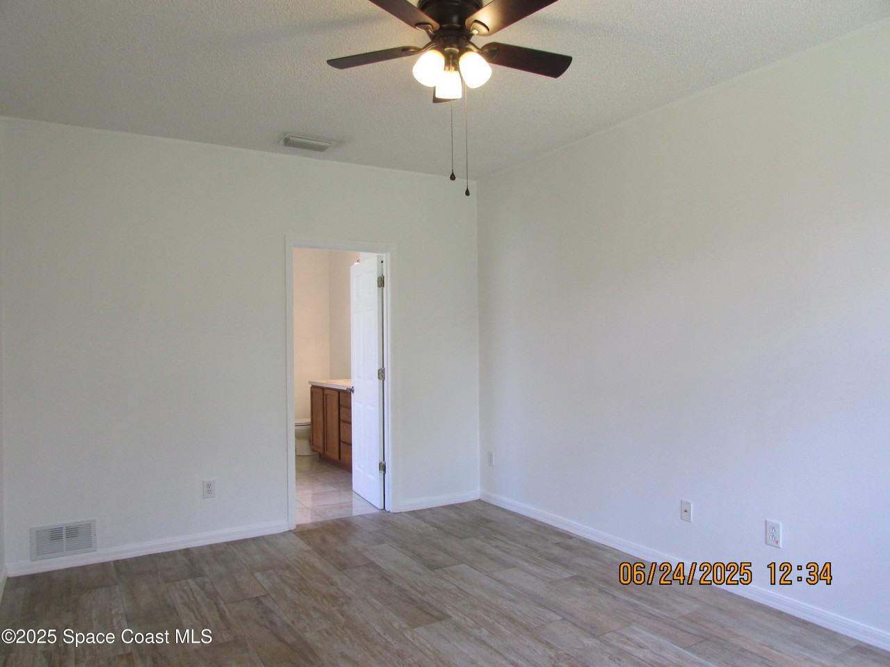 4192 Collinwood Dr - Photo 6 of 43