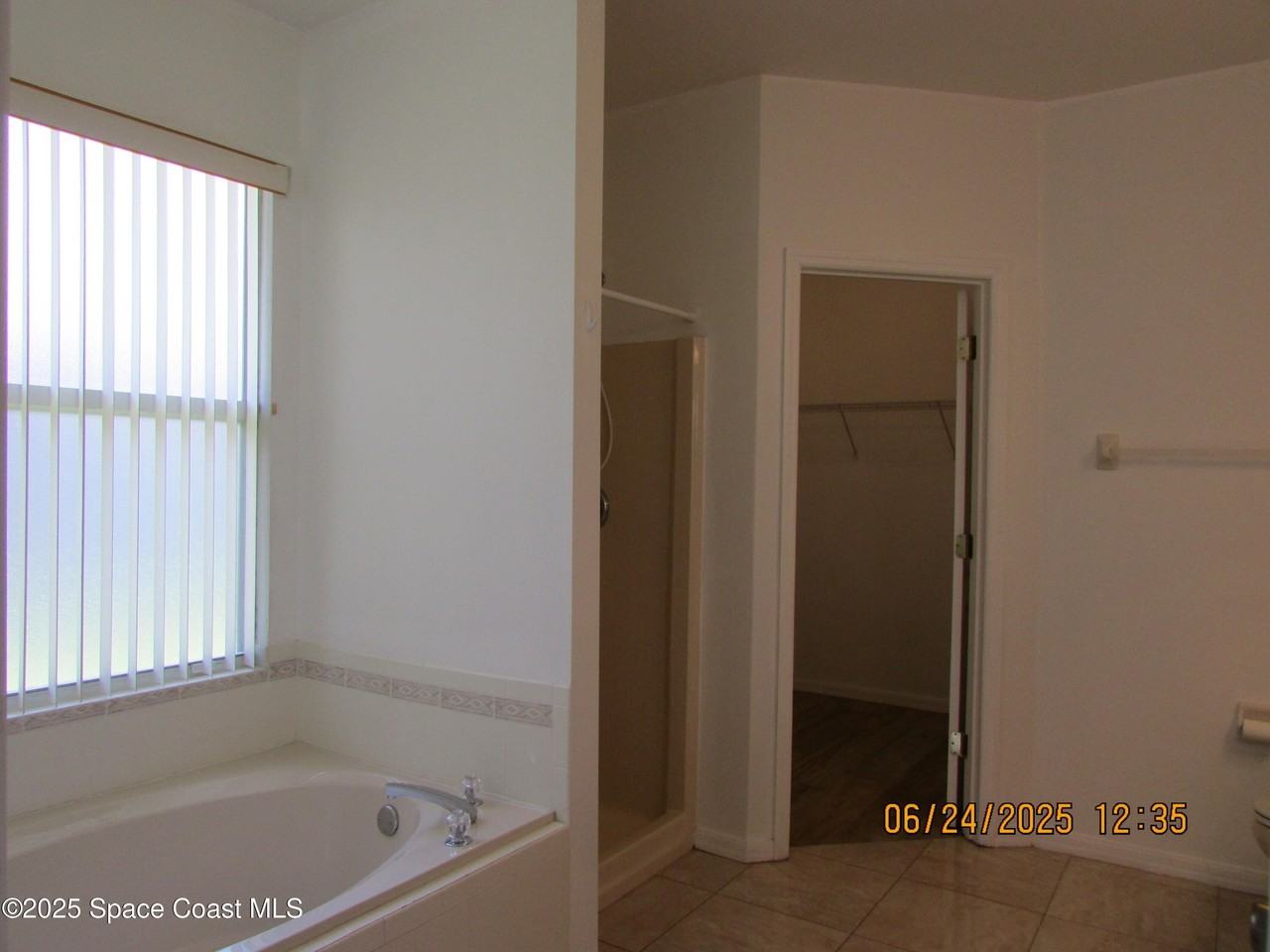 4192 Collinwood Dr - Photo 7 of 43