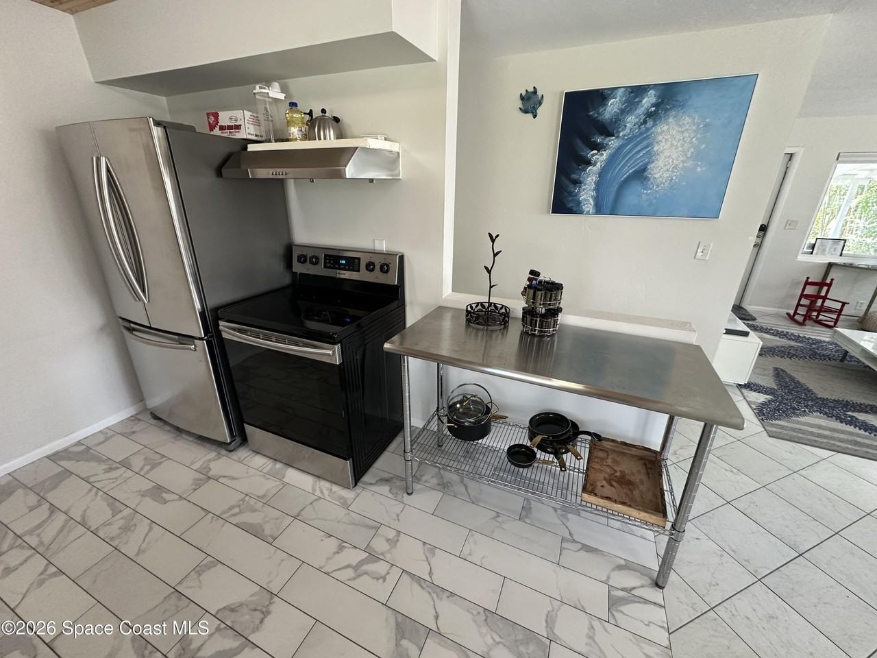 302 5th Ave - Photo 7 of 15