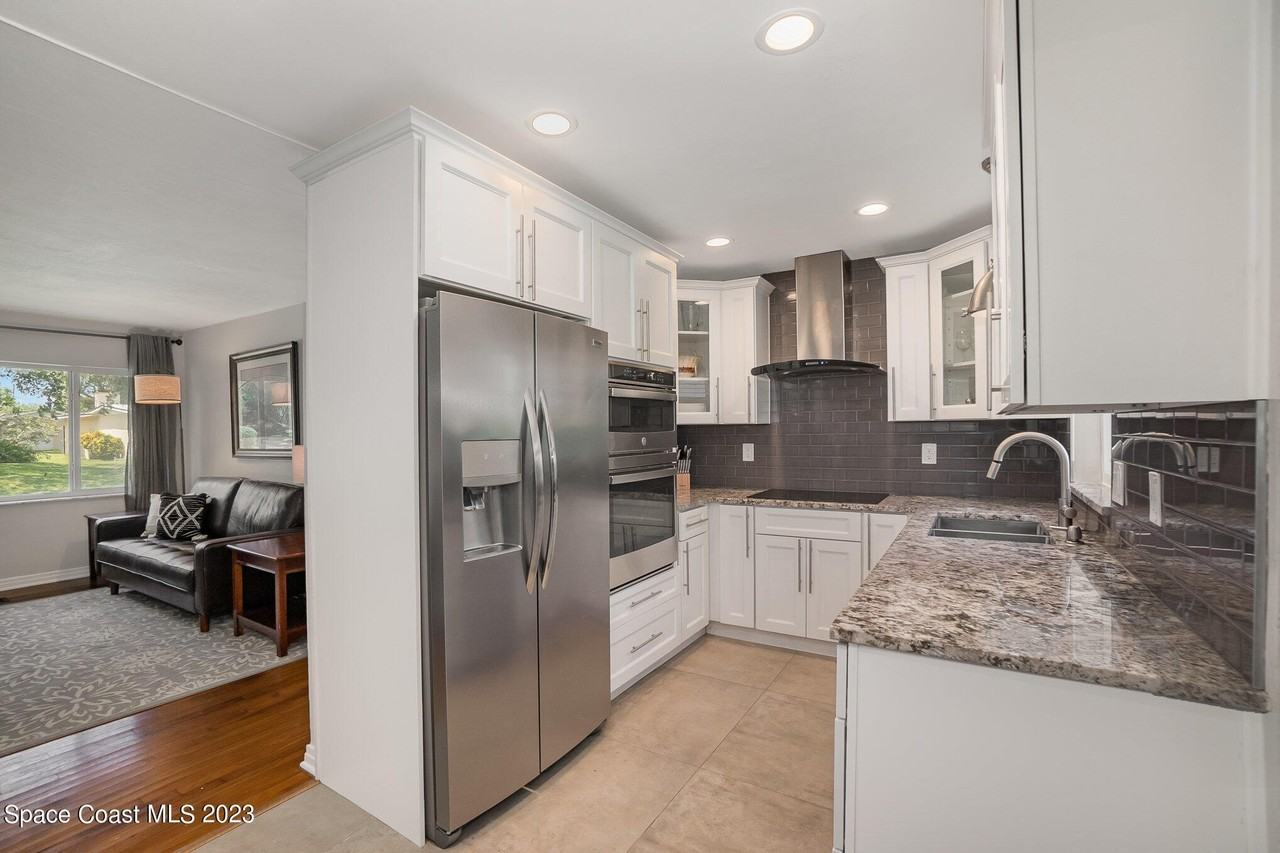 115 S Indian Cir - Photo 5 of 32