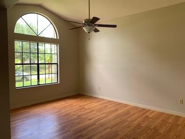 1098 Elmsford St Nw - Photo 3 of 26