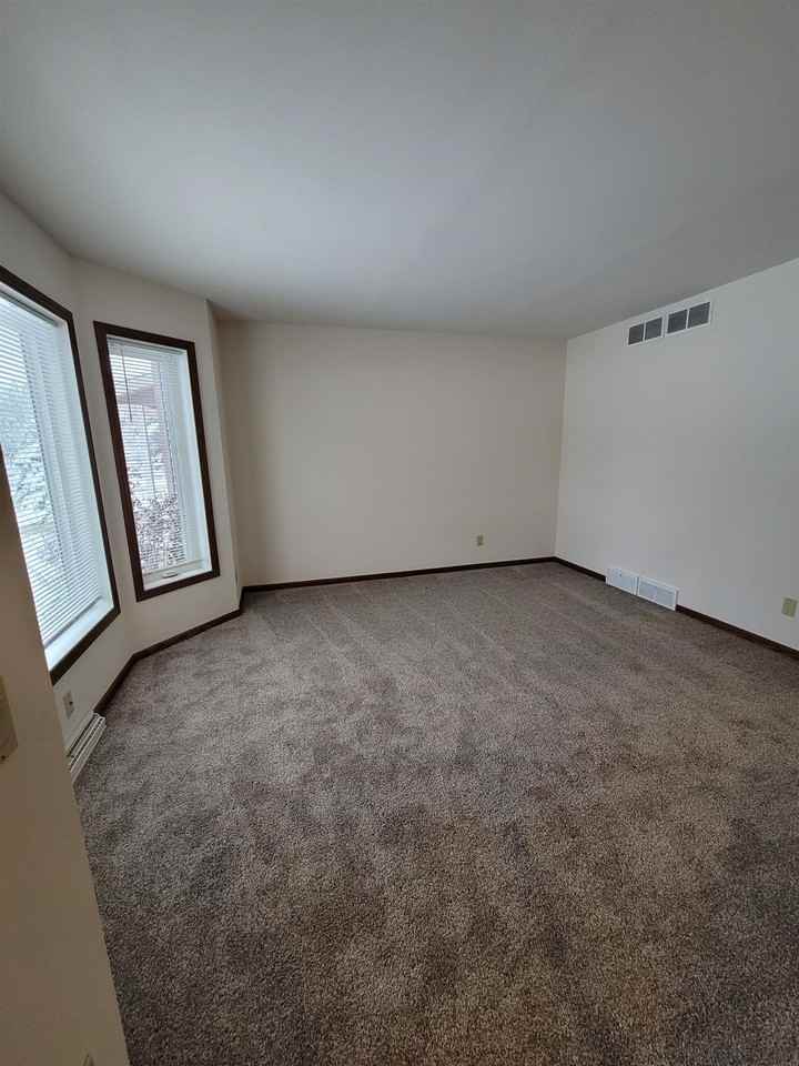 7008 Longmeadow Rd - Photo 3 of 16
