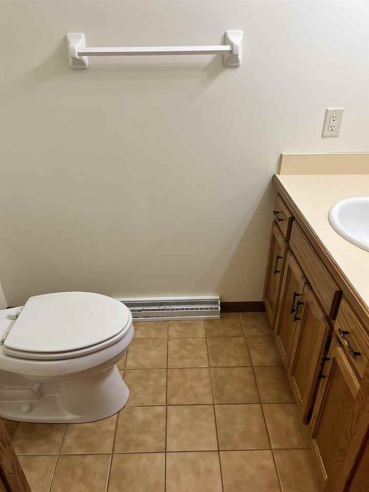 7008 Longmeadow Rd - Photo 5 of 16