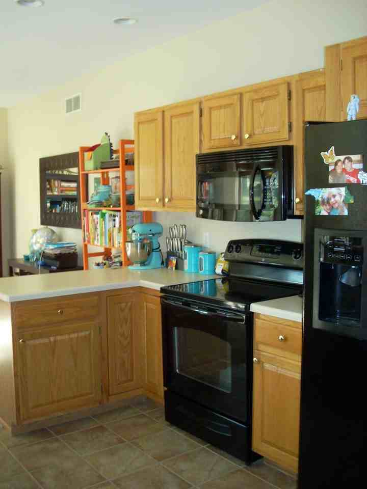 3001 Arapaho Dr - Photo 5 of 17