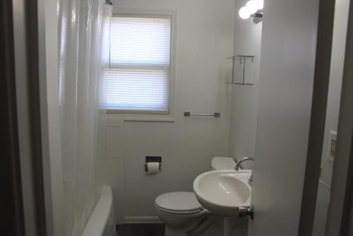860 N 6th E #1 - Photo 7 of 11