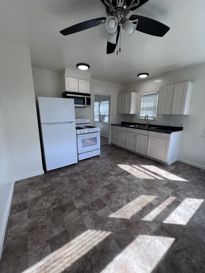 128 S Tremont St Apt A - Photo 3 of 10