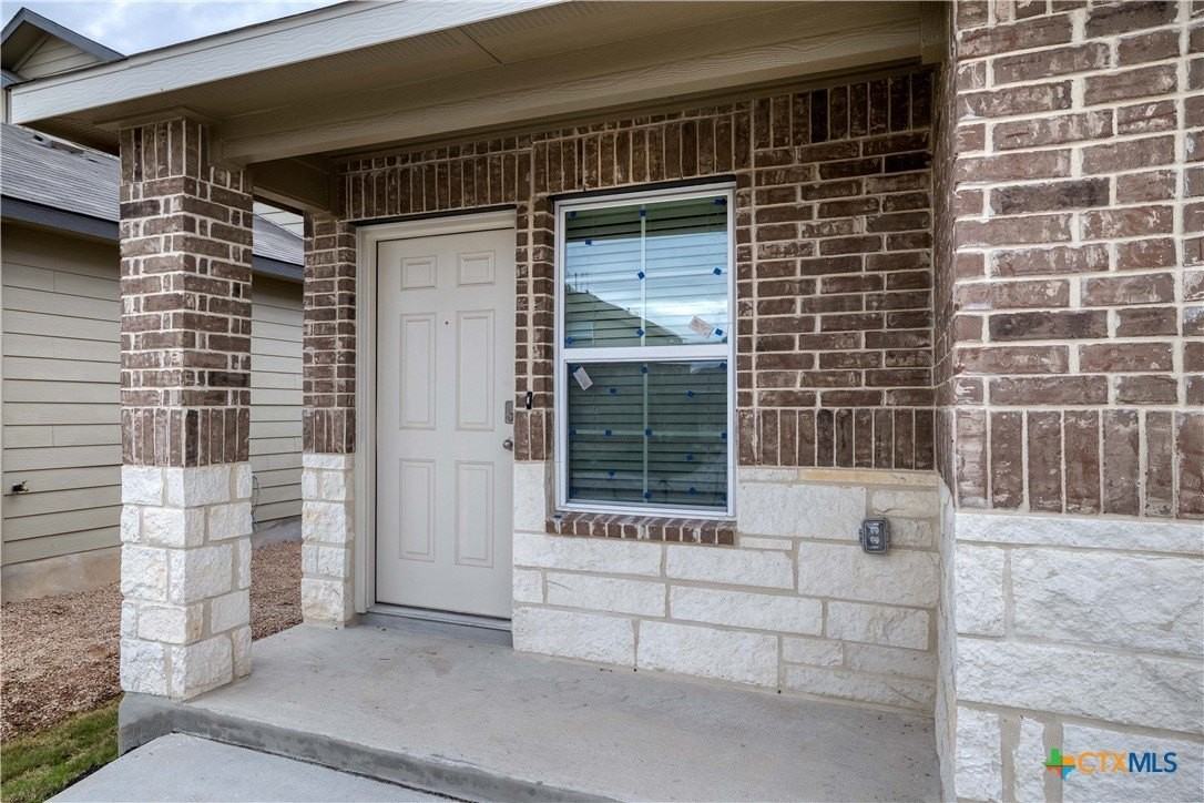 2881 Brogan Crk - Photo 2 of 24