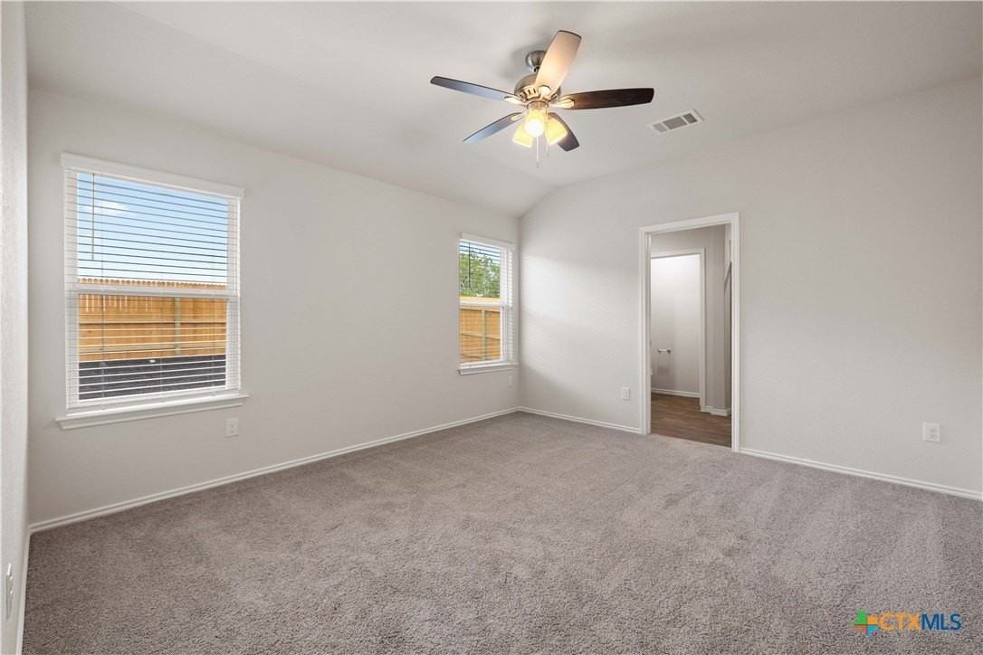 2881 Brogan Crk - Photo 7 of 24